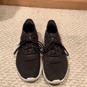 Adidas Cloudfoam pure 2.0 slip on’s